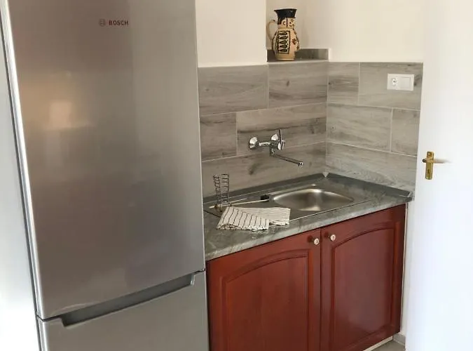 Leander Balatonakali